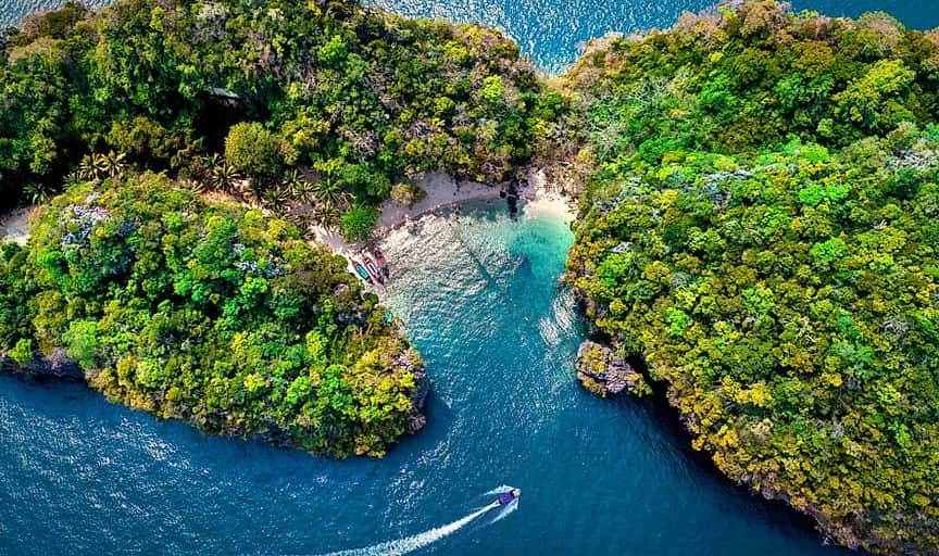 Lading island hong islands tour